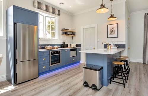 Whangarei Villa | Deloraine Stone Cottage, Deloraine Cottage - luxury accommodation near Abbey Caves