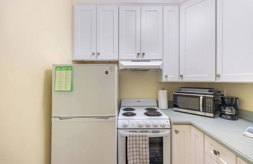 Jog Road Condo | Delray Beach Villa on the Ocean