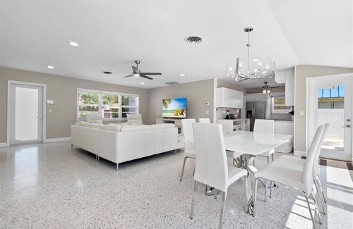 Marina District House | Delray Oasis- 1 Block to the Ave