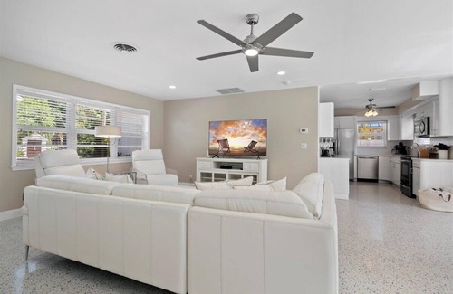 Marina District House | Delray Oasis- 1 Block to the Ave