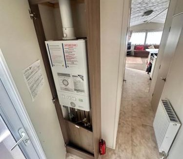 Glasgow Apartment | Delta, Bromley 4-Bedroom Located in Uddingston, Glasgow at Maryville Caravan Site