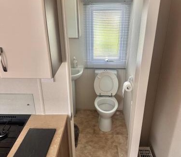 Glasgow Apartment | Delta, Bromley 4-Bedroom Located in Uddingston, Glasgow at Maryville Caravan Site