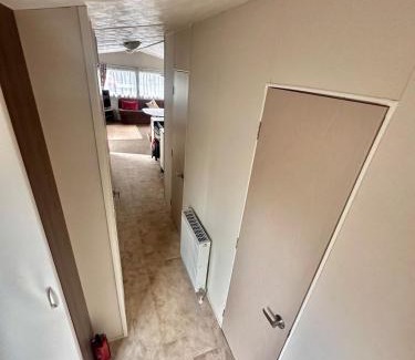 Glasgow Apartment | Delta, Bromley 4-Bedroom Located in Uddingston, Glasgow at Maryville Caravan Site