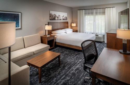 Huntington Hotel | Delta Hotels by Marriott Huntington Mall