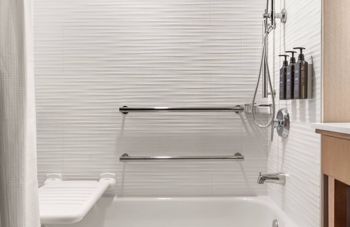 Midwest City Hotel | Delta Hotels by Marriott Midwest City at the Reed Conference Center