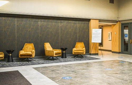Sharonville Hotel | Delta Hotels by Marriott Cincinnati Sharonville