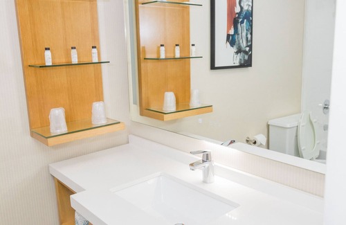Dentsville Hotel | Delta Hotels by Marriott Columbia Northeast