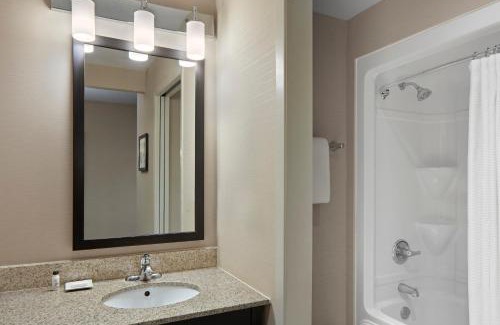 Guelph Hotel | Delta Hotels by Marriott Guelph Conference Centre
