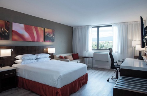 Jonquiere Hotel | Delta Hotels by Marriott Saguenay Conference Centre