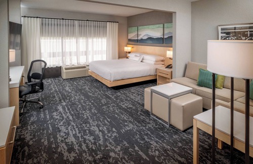 Huntington Hotel | Delta Hotels by Marriott Huntington Downtown