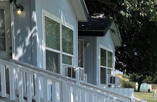 Isleton Cabin | Delta Shores Resort & Marina