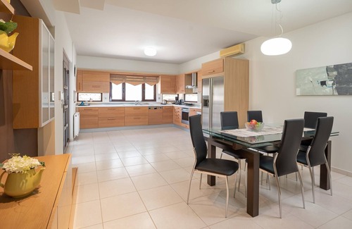 Ixia Villa | Delta Wellness Villa