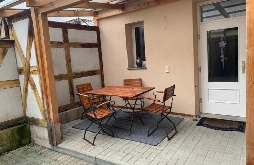 Kranichfeld Apartment | Delux Ferienwohnung Kunstgalerie und Ilmradweg