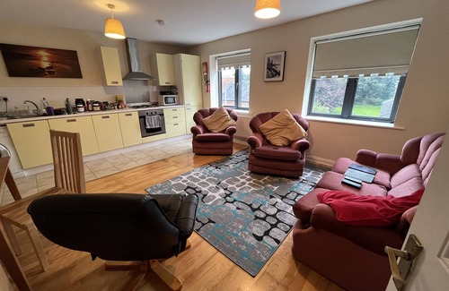 Drogheda Apartment | delux private room in drogheda town center , easy transfer to dublin.