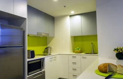 East Melbourne Apartment | Deluxe 1-Bedroom Apartment on Bourke Street Melbourne CBD
