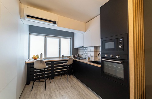 Bacau Apartment | Deluxe 1-bedroom apartment in wonderful Bacău with WiFi, AC