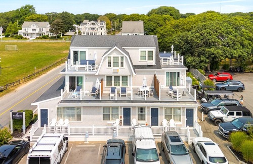 Falmouth Apartment | Deluxe 1 Queen Bed Oceanview Hideaway