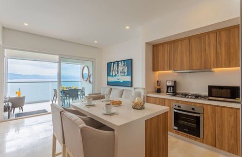 Olimpica Condo | Deluxe 1BD Seaside Condo & 8 pools at Harbor 171 1BD Condo for rent in North Hot