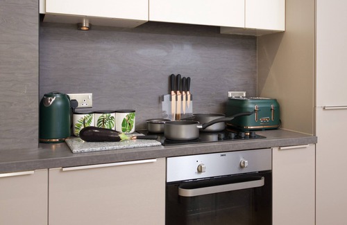 Northern Quarter Apartment | Deluxe 2 Bed 2 Bath Spacious City Centre Apartment