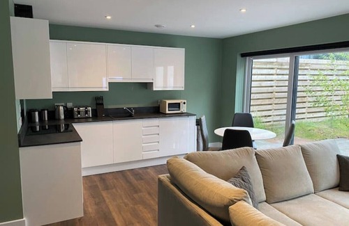 Nairn Apartment | Deluxe 2 bed en-suite, stunning views, parking