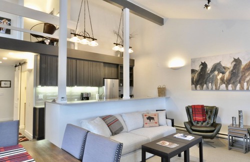 Moose Wilson Road Condo | Deluxe 2 bedroom, 2 bath condo 5 min. Teton Village and GTNP.
