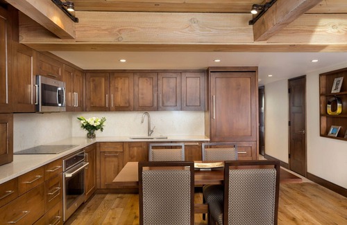 Aspen Condo | Deluxe 2 Bedroom Apartments at Resort with Outdoor Pool & Hot Tub