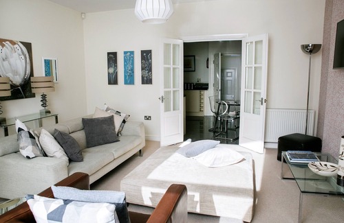 Harrogate Apartment | Deluxe 2 bedroom ground floor apartment