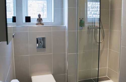 Harrogate Apartment | Deluxe 2 bedroom ground floor apartment
