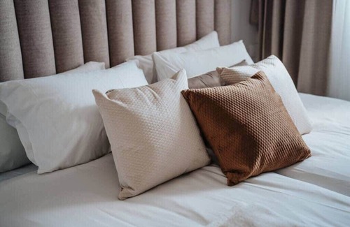 Mea She'arim Apartment | Deluxe 2 Bedrooms Garden Parking City Center