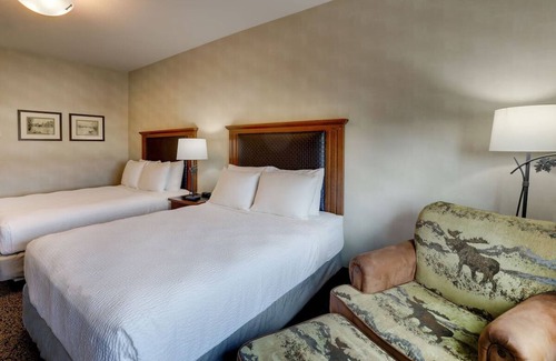 Sioux City Hotel | Deluxe 2 Queen, Stoney Creek, Cozy Rooms Near Missouri River | 3 Units