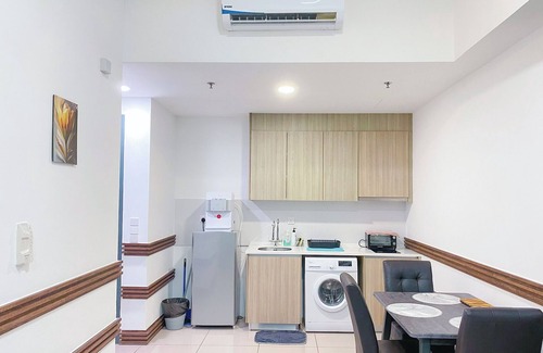 Downtown George Town Condo | Deluxe 2B2B Sea View Condominium at Tropicana 218 Macalister