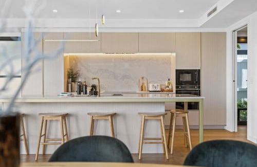 Wavell Heights House | Deluxe 4-Bed Home with Pool & Fire Pit