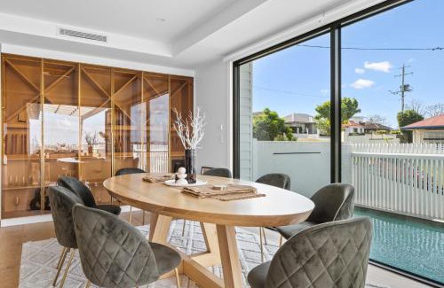 Wavell Heights House | Deluxe 4-Bed Home with Pool & Fire Pit