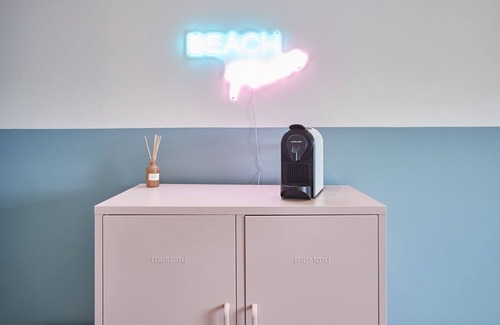 South Cliff Apartment | Deluxe 4 Sleeper Cabana