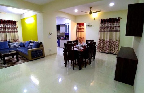 Bengaluru House | Deluxe AC Room in 3BHK Corporate service Aparment Manyata Tech Park
