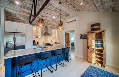 Historic District Apartment | Deluxe Adjoining Suite & Studio in Lewes