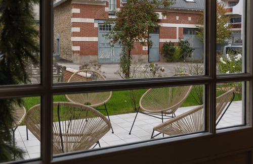 Limoges Apartment | Deluxe air-conditioned studio with terrace, garden
