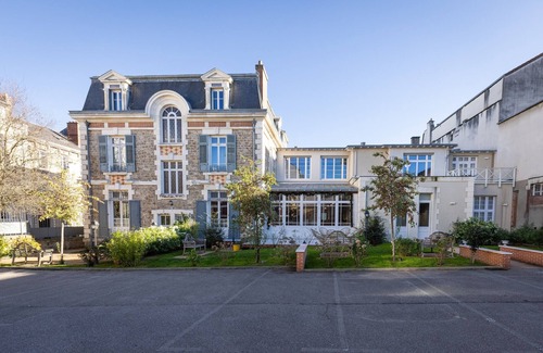 Limoges Apartment | Deluxe air-conditioned studio - Maison Blanche