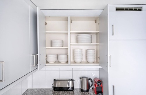 Allschwil Apartment | Deluxe Allschwil 3 Room w/Storage, nr local market, by Blueground