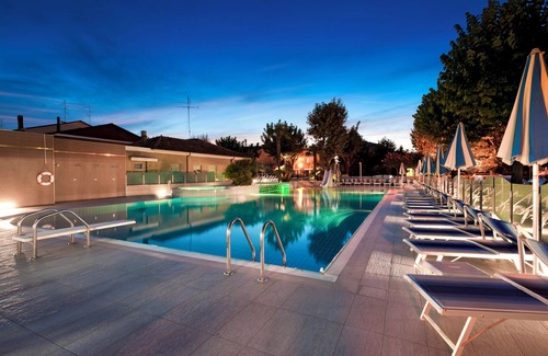 Bellaria Monte Apartment | Deluxe Apartment Suite with large balcony in Resort with 3 swimming p+restaurant