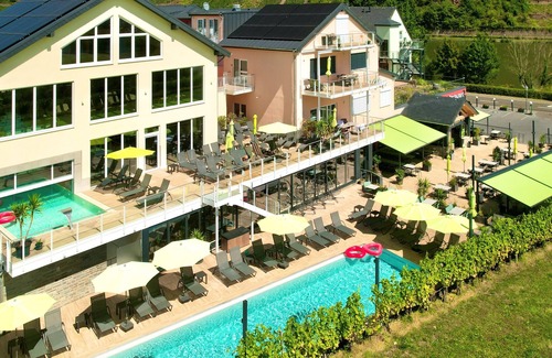 Ellenz-Poltersdorf Apartment | Deluxe apartment - 1-8 persons - 4 bedrooms