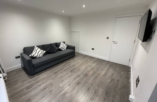 West Ham Apartment | Deluxe Apartment at London West Ham Apartments