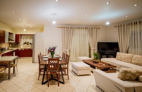 Alikanas Apartment | Deluxe Apartment in Zakynthos