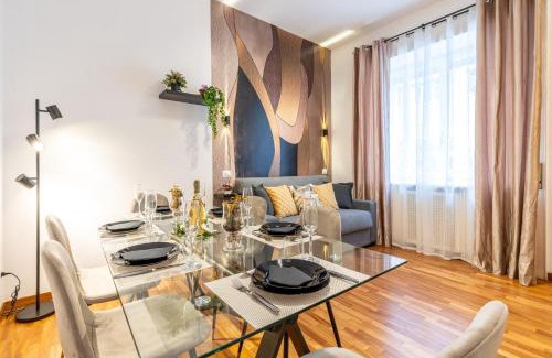 Universita Apartment | Deluxe Apartment - Jacuzzi & Cinema, 500m to Metro B, 6-8 pax