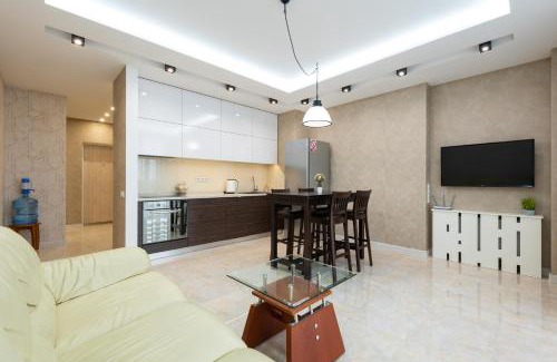 Shevchenkivs'kyi District Apartment | DeLuxe Apartment on Belorusskay Street "Silver Tower"