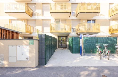 Wiener Neudorf Apartment | Deluxe Apartment with garden! Near SCS & Industry Center NÖ