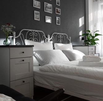 Nordwest Apartment | Deluxe apartment with balcony near stadium & city