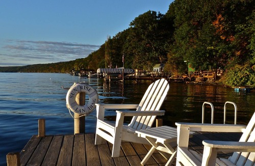 Valois Apartment | Deluxe Apartment with Breathtaking View of Seneca Lake