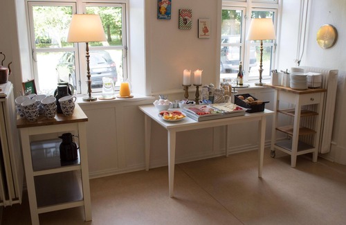 Hovedgard Apartment | Deluxe Apartment with Garden View - Provstegården Bed & Breakfast