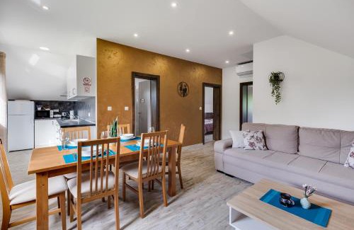 Irinovac Apartment | Deluxe Apartment with Jacuzzi - PATAR
